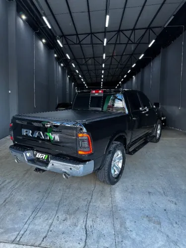 Ram Classic Laramie 5.7 V8 16V Gasolina 4X4 Aut. 2023