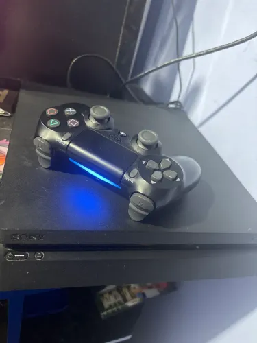 Ps4, 1 controle original e 3 jogos cd 