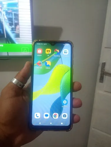 Celular Moto e13