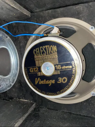 Celestion vintage 30 uk 16ohms