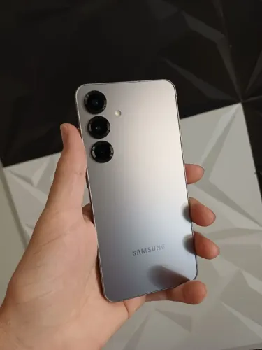 Samsung S25