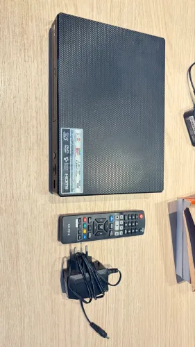 DVD Blu-ray Player LG BP450 preto + 32 DVDs