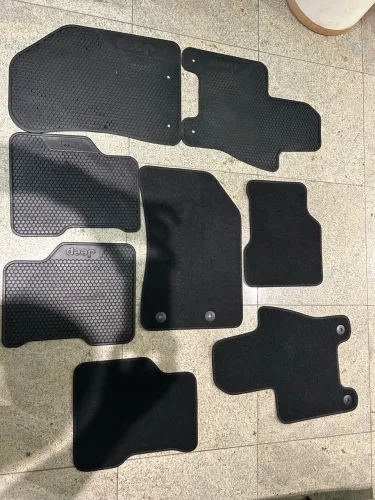Tapetes novos originais Jeep Compass - borracha e veludo