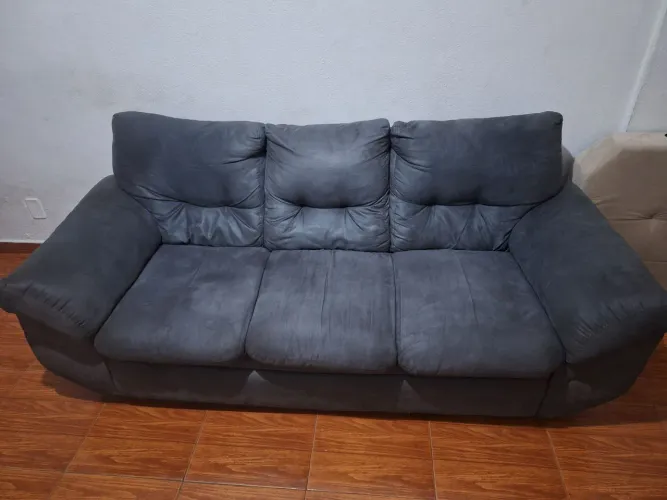 Sofá 3 Lugares sem Defeito. 