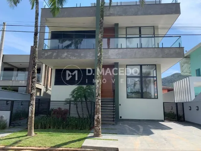 Casa para venda em Condominio Lagoinha de 388.00m² com 4 Quartos, 4 Suites e 2 Garagens