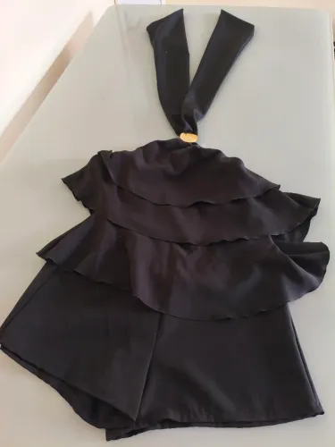 Vendo Macaquinho Viscose Feminino Preto veste do P só M