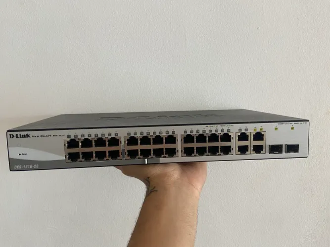 Switch D-link DES-1210-28