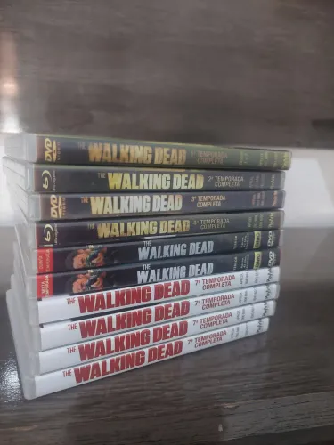Vende-se Box de DVD's The Walking Dead Temporadas 1 a 7 Completa