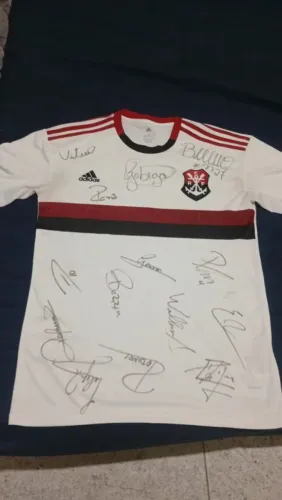 Camisa do Flamengo autografada