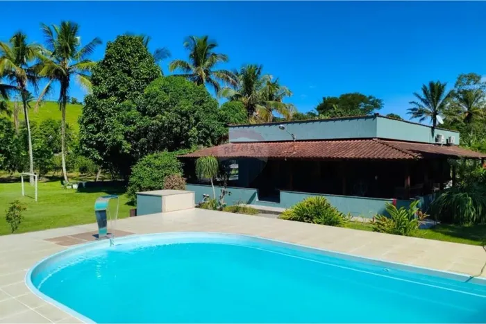 Vendo Sítio com área de Lazer com 49.000m² em Silva Jardim/RJ