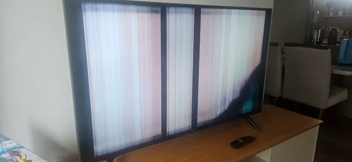 Tv LG 50 polegadas, com defeito na tela