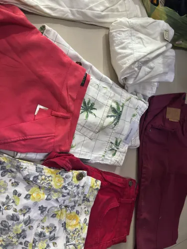 Lote de roupas feminina com 110 peças