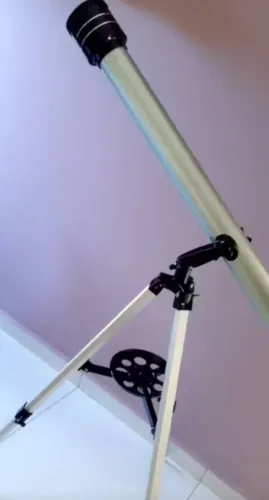 Telescópio refrator