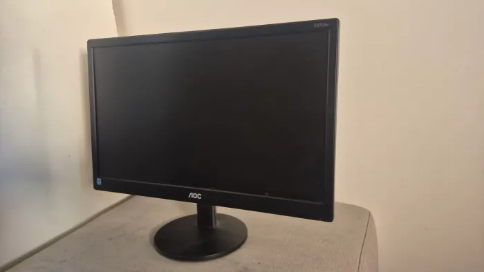 Monitor AOC 18,5 - Funcionando