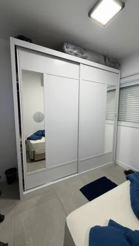Dois guarda roupa um de casal e um solteiro