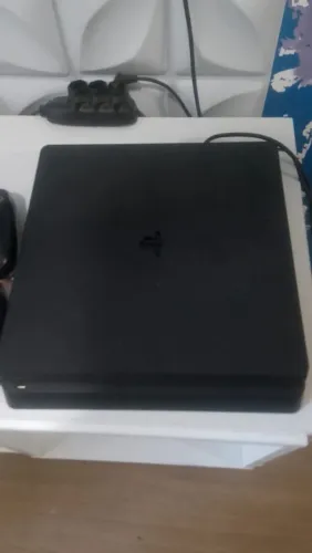PS4 slim 1TB completo + 2 controles originais + caixa