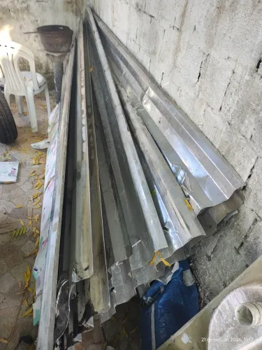 06 Telhas alumínio 3.00 mt por 1.05 mt largura
