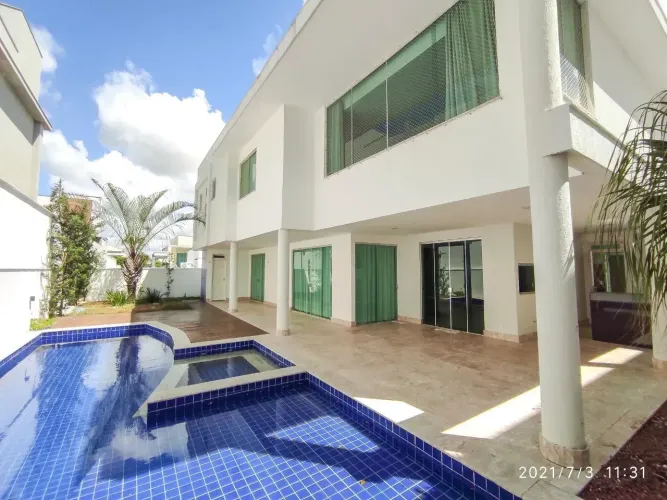 Casa de alto Padrão 5 suites, Elevador e 480m² No Bosque dos Poetas
