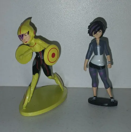 LOTE 2 BONECOS MINIATURAS ORIGINAIS OPERAÇÃO BIG HERO 6 GOGO TOMAGO DISNEY