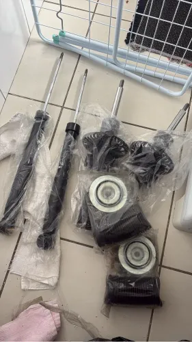 Kit Amortecedor Completo (Traseiro e Dianteiro) + Kit Batente e Coifa - Novo