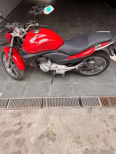 Honda CB300R - 35.700 km - Leilão Frota (não consta)