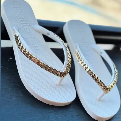 Vendo chinelo da peti jolie