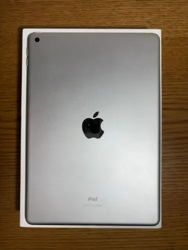 Ipad 7 32gb prata com capa magnética