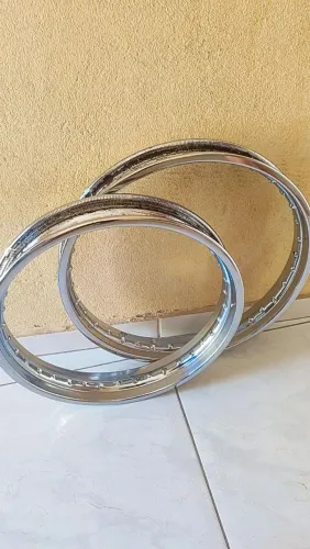Kit de Aros Originais Bros NXR 160 + kit Câmaras Pirelli. Valor a negociar.