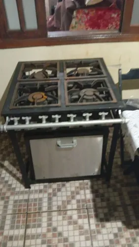 Fogão industrial com forno a gás 
