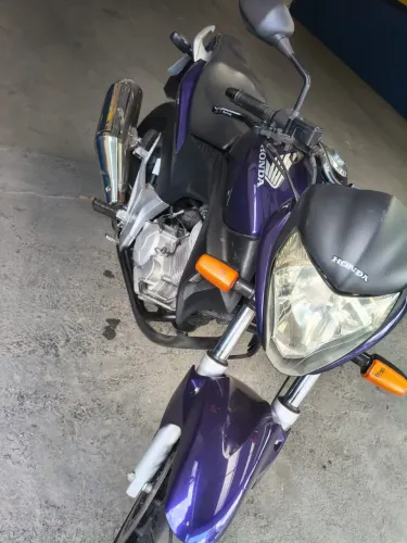 CB300R muito conservada