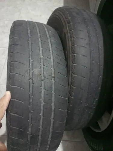 Pneus Aro 13 175/70 Goodyear usado