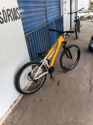 GIOS aro 26 cubo K7, freio hidráulico, par de Vmax para troca ou venda!!