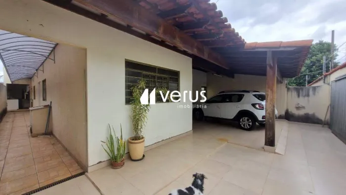 Casa à venda, 3 quartos, 1 suíte, 2 vagas, PLANALTO - Uberlândia/MG