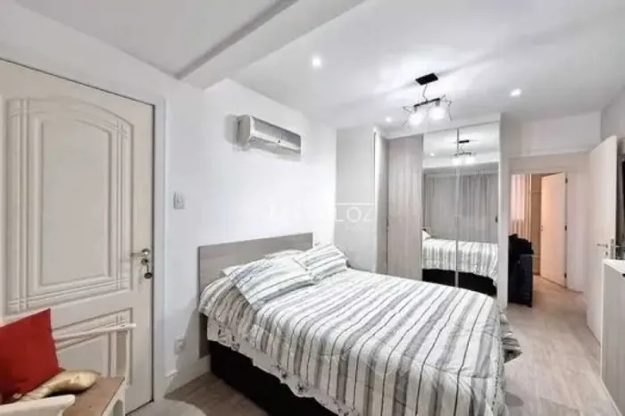 Apartamento - / Residencial / Glória