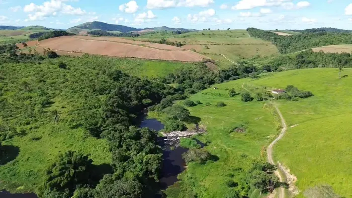 Fazenda beira de pista