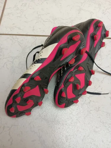 Chuteira Adidas Predador n39