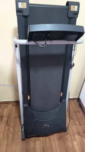 Esteira semi nova