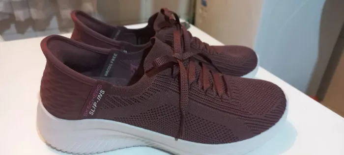 Tênis skechers slip_ins