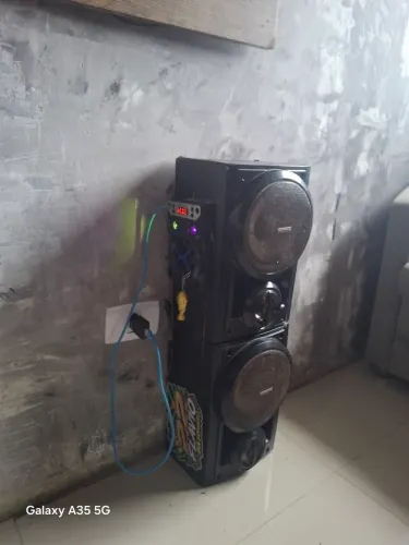 Estou vendendo essa caixa por 100,00 porque quero desocupar espaço