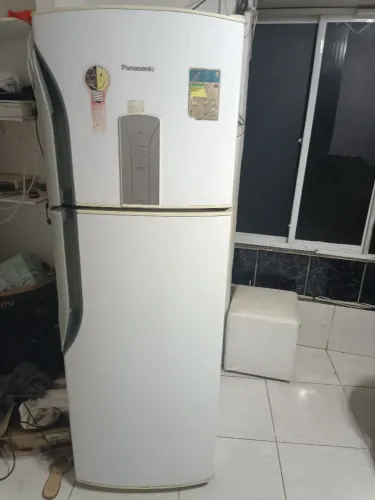 Geladeira frost free Panasonic