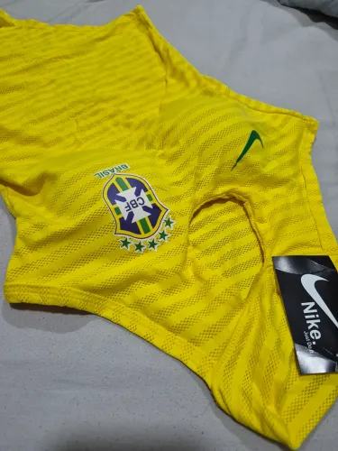 Body novo, amarelo