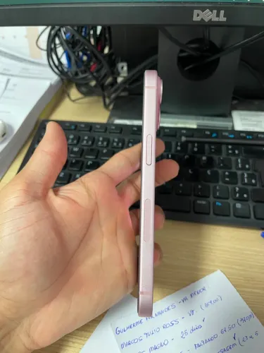 Vendo IPhone 15 Rosa 128 GB Seminovo única dona