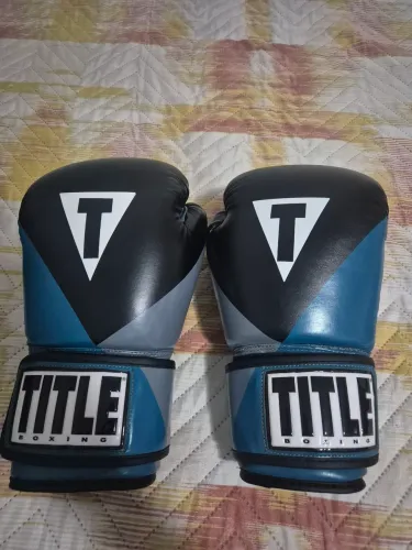 Luva Title Boxing
