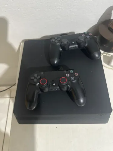 Ps4 slim 1 Tb