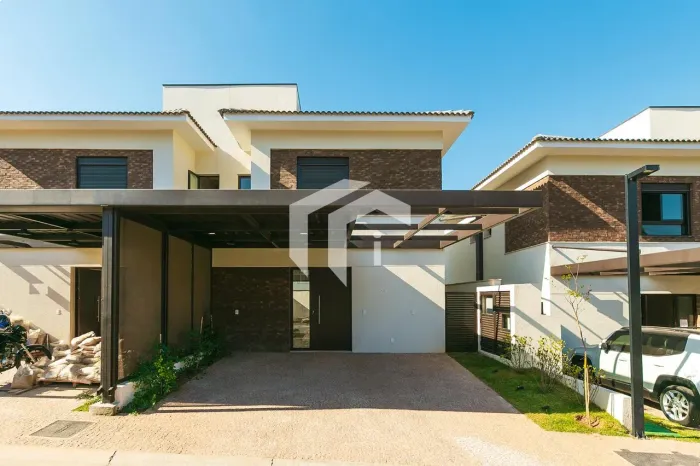 CASA À VENDA EM CONDOMÍNIO FECHADO NA REGIÃO DO CLUBE HÍPICA.