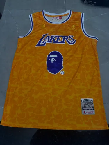 Camiseta Bape x Lakers Amarela G