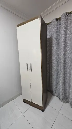 Armário Multiuso Duas Portas com 7 Prateleiras
