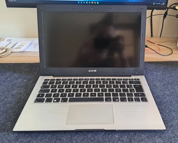 Notebook CCE win 2011