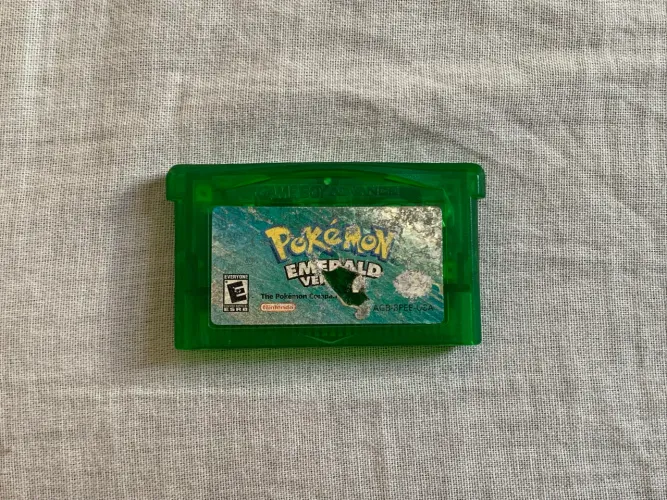 Pokémon Emerald Original - GameBoy Advance