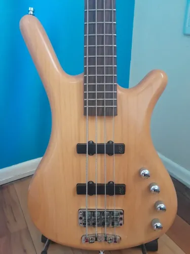 Baixo Warwick Corvette Rockbass